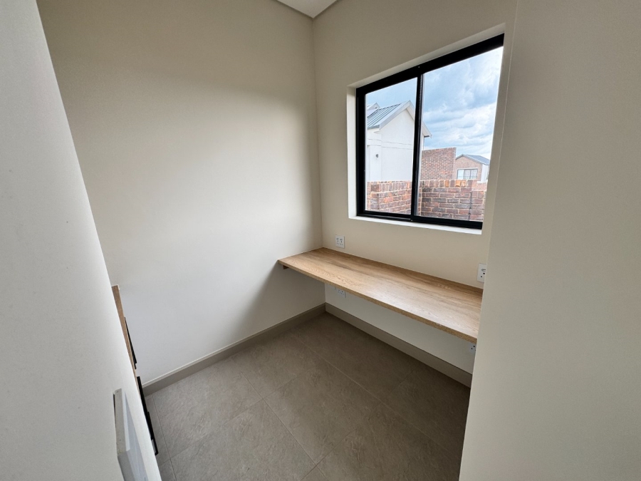 To Let 3 Bedroom Property for Rent in Helderzicht Eco Estate North West